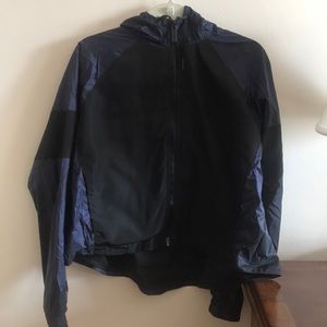 Alala size small windbreaker